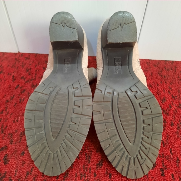 White Mountain Tom Tan Suede Leather Heel Ankle Booties Women's size 10M - Picture 5 of 12